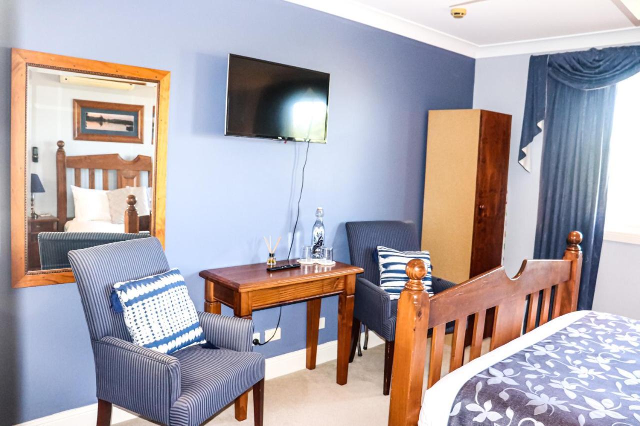 Plumes Boutique Bed & Breakfast แทมเวิร์ธ ภายนอก รูปภาพ