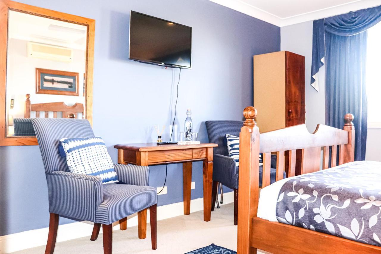 Plumes Boutique Bed & Breakfast แทมเวิร์ธ ภายนอก รูปภาพ